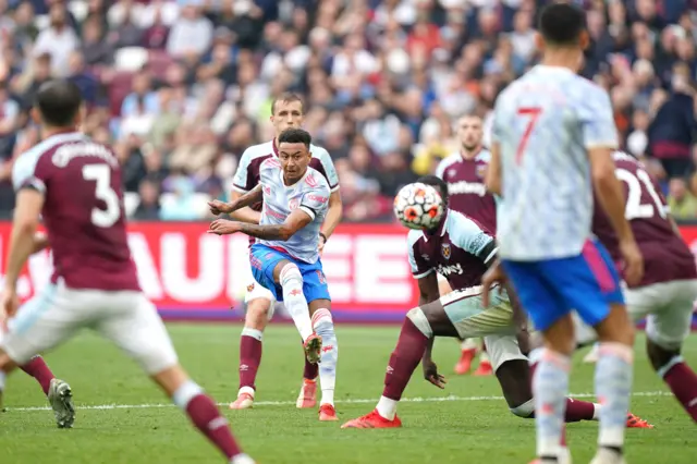 Jesse Lingard scores for Manchester United