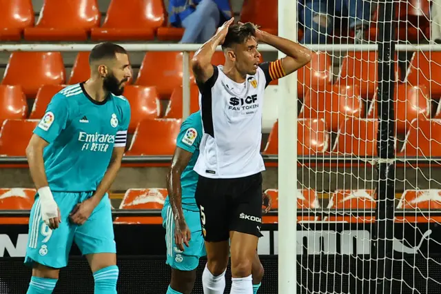 Gabriel Paulista goes close for Valencia.