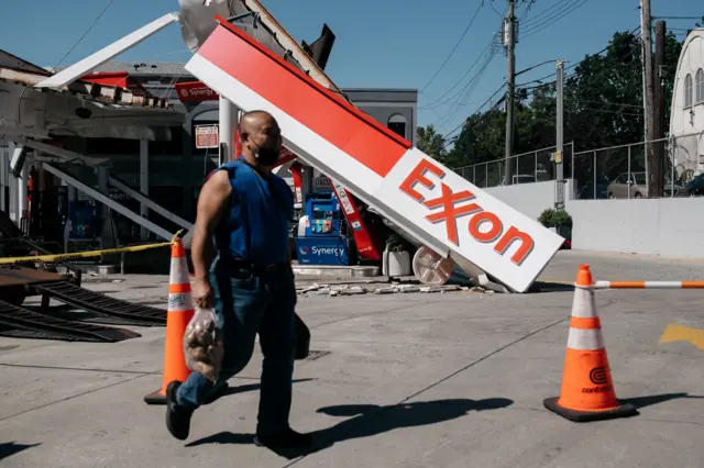 a collapsed petrol station in new york