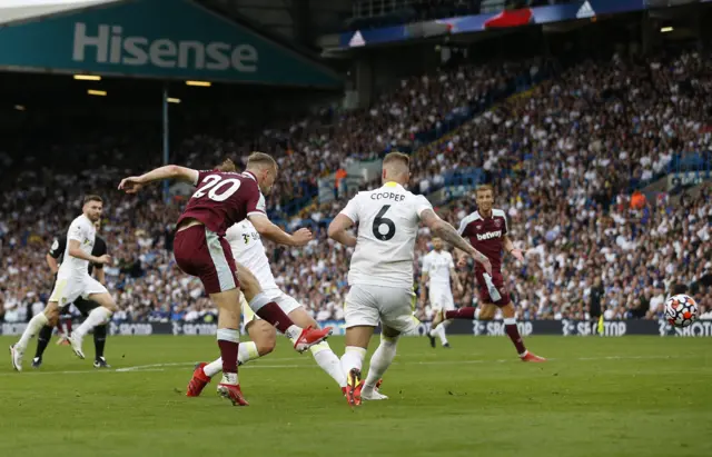 Jarrod Bowen shoots for West Ham