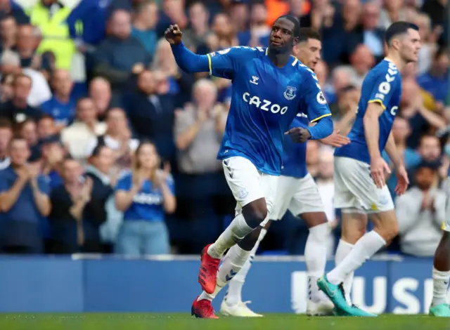 Abdoulaye Doucoure celebrate his goal for Everton