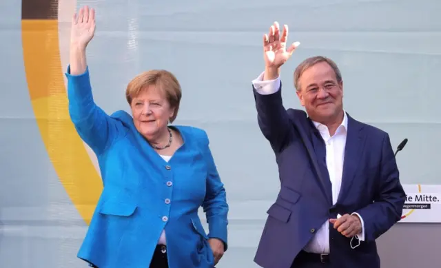 Armin Laschet and Angela Merkel during the election campaign