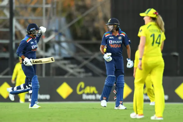 India women celebrating