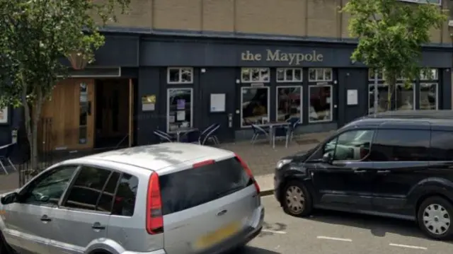 Maypole Pub in Ossett