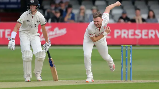 Essex v Gloucestershire