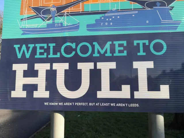 Welcome to Hull sign