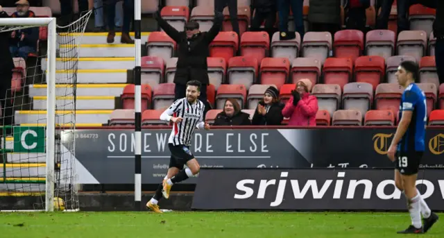 Dunfermline's Ryan Dow celebrates