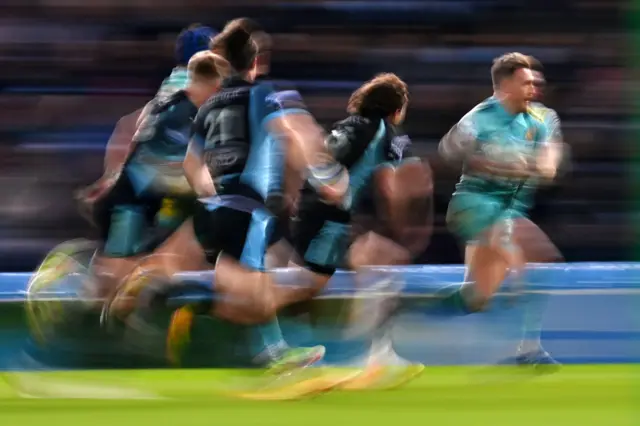 Stuart Hogg races away from Glasgow's defence