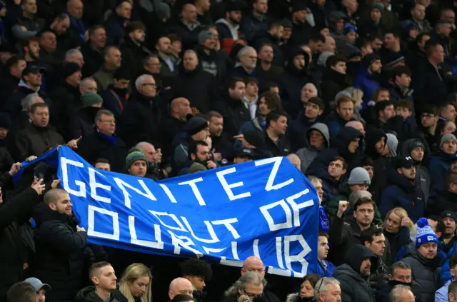 banner about Rafa Benitez