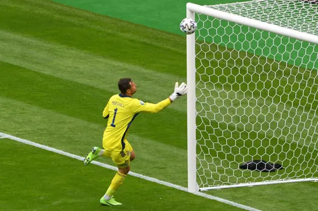 Patrik Schick scores