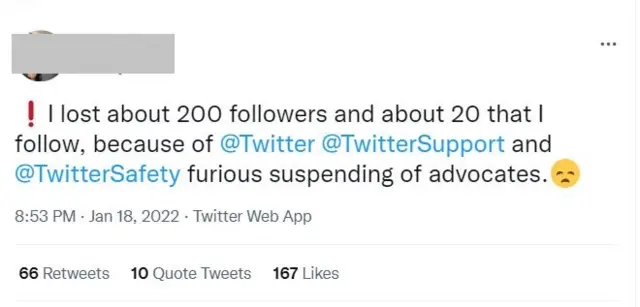 A Twitter account complaining of losing hundreds of followers.