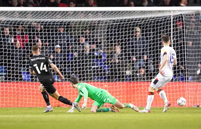 Andi Weimann scores for Bristol City