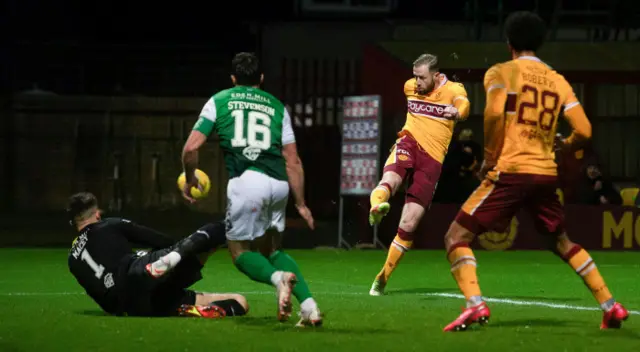 Kevin van Veen wasted the game's only chance