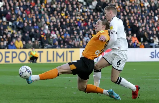 Tom Eaves scores for Hull