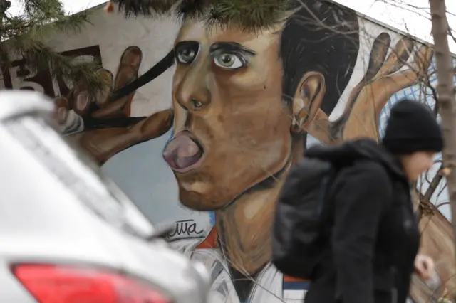 A mural of Djokovic