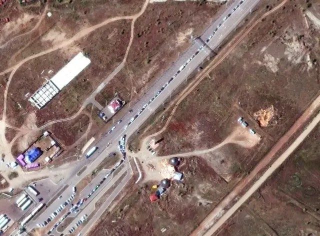 Queue of cars at the Russia-Mongolia border on 23 September