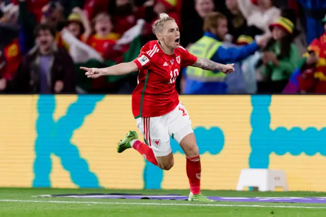 Jess Fishlock goal celebration