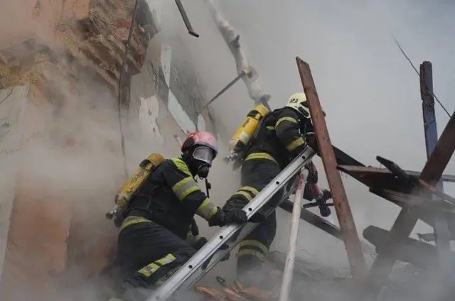 Rescuers work at a bombed site in Kyiv, Ukraine. Photo: 17 October 2022