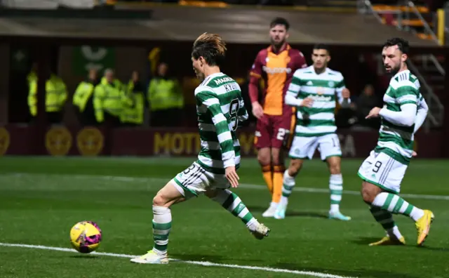 Kyogo taps in the rebound for Celtic's fourth