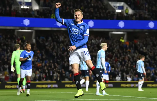 Steven Davis celebrates