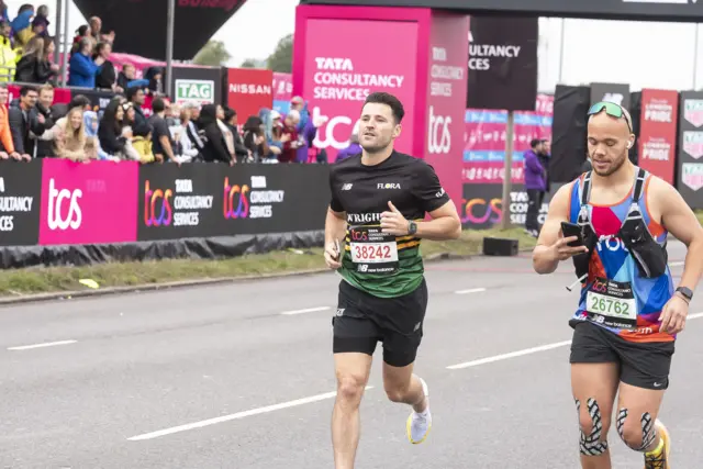 Mark Wright running London Marathon