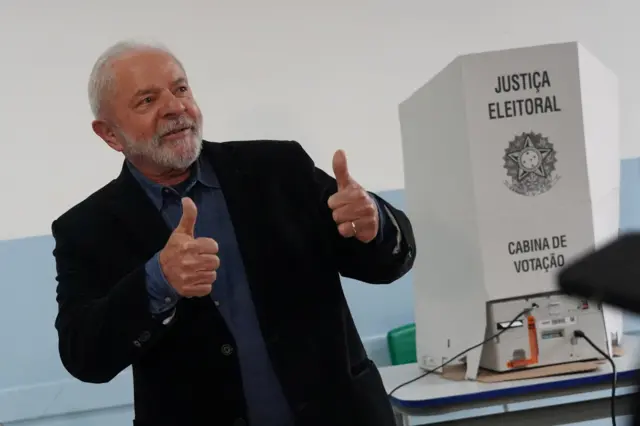 Former President Luiz Inácio 'Lula' da Silva voting earlier in São Paulo