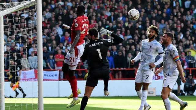 Cheikhou Kouyate during the game.