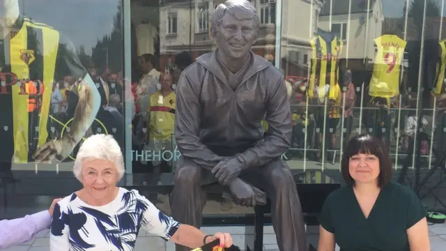 Graham Taylor's family with the statue