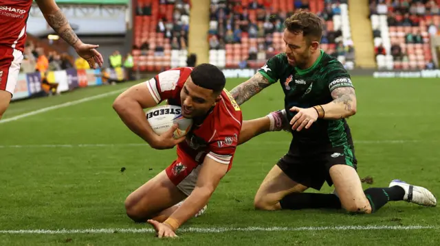 Lebanon score a try against Ireland