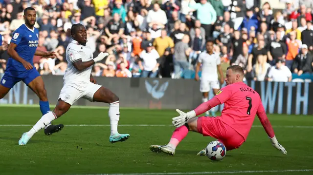 Michael Obafemi scores for Swansea