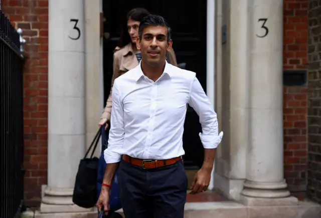 Rishi Sunak steps out of Campaign HQ