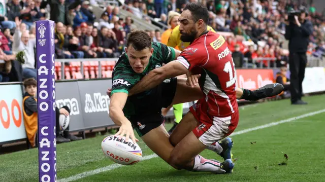 Louis Senior try for Ireland