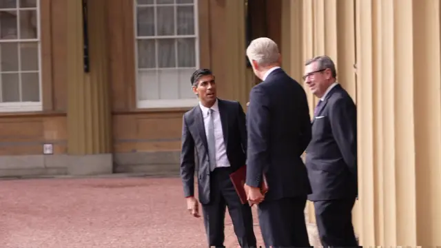 Rishi Sunak leaves Buckingham Palace