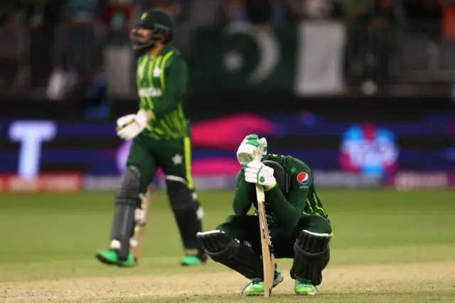 Pakistan suffer last-ball defeat to Zimbabwe in T20 World Cup