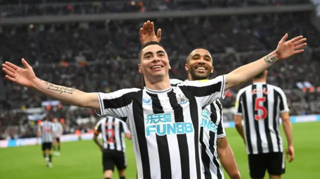 Miguel Almiron celebrates