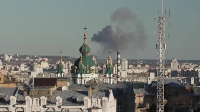 Immediate aftermath of the first strike on Kyiv on Monday 31 October