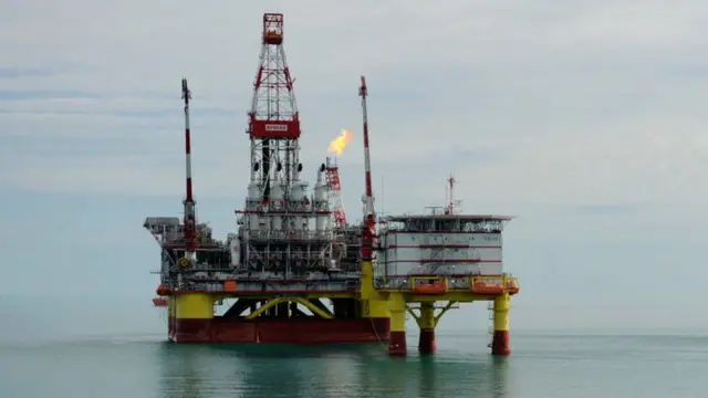 Picture of oil production rig