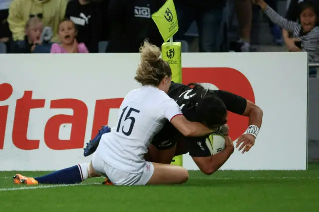 New Zealand's Ayesha Leti-l'iga scores a try