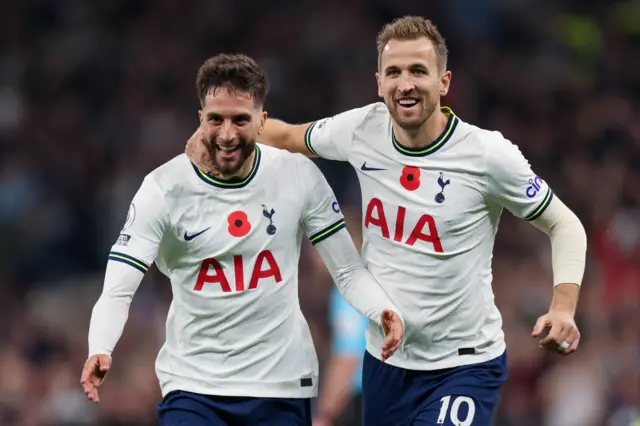 Rodrigo Bentancur and Harry Kane