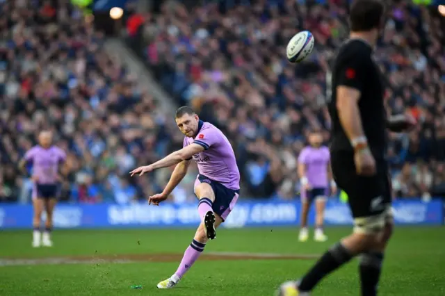Finn Russell kicks penalty