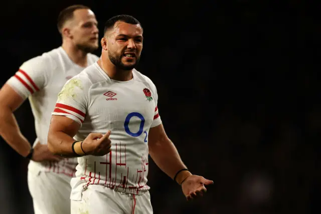 Ellis Genge tries to gee up England