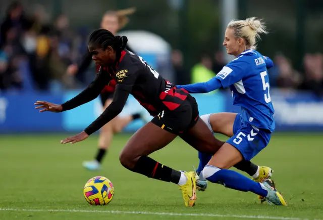 Bunny Shaw fouled by Everton