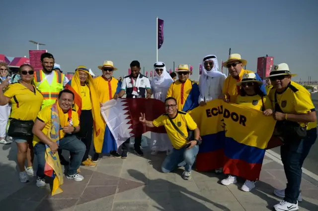 Ecuador and Qatar fans