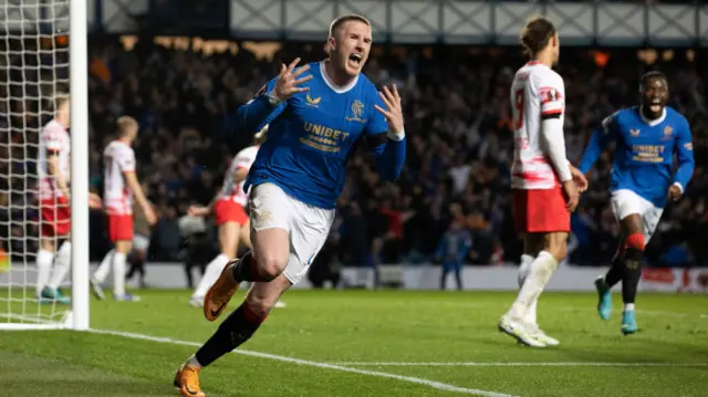 John Lundstram celebrates his winning goal against RB Leipzig