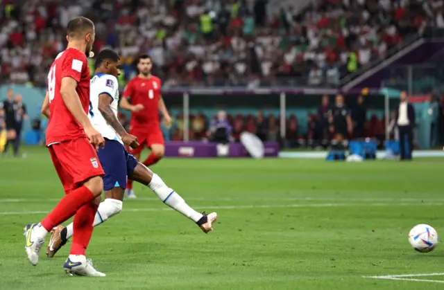 Marcus Rashford scores England's fifth