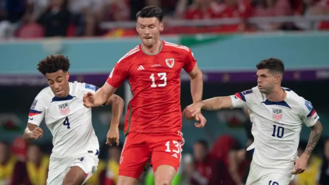 Kieffer Moore against USA