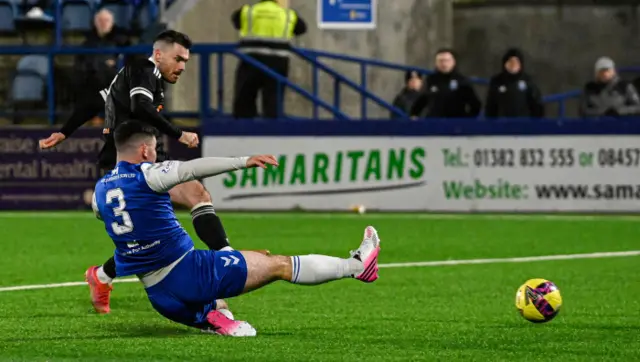 Darvel's Ian McShane scores to make it 4-1