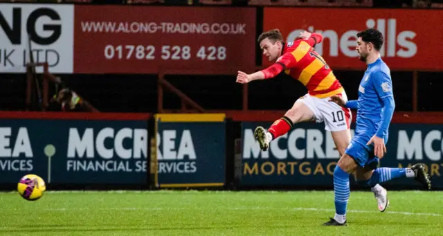 Anton Dowds slams in Thistle's second goal