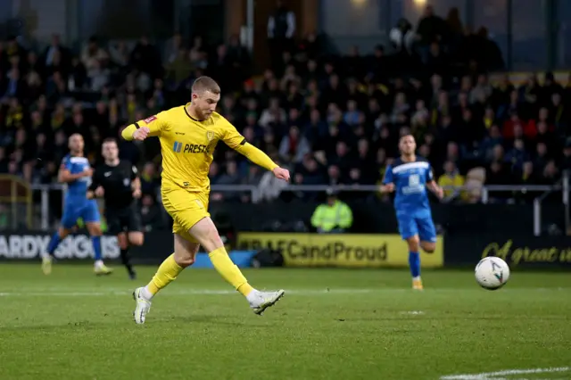 Sam Winnall scores for Burton