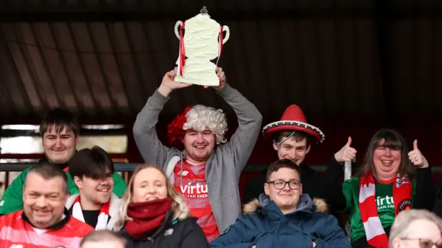 Ebbsfleet fans